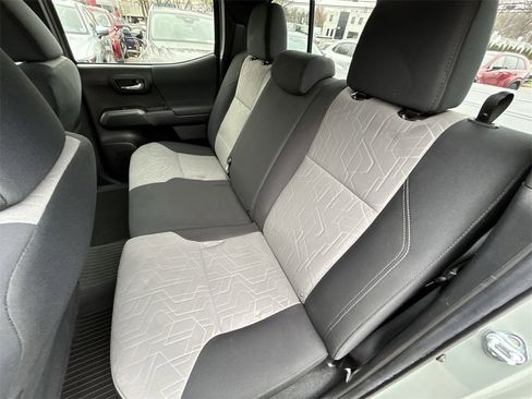 Used 2023 Toyota Tacoma TRD Off-Road image 23