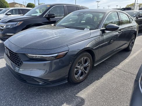 Used 2023 Honda Accord EX image 5