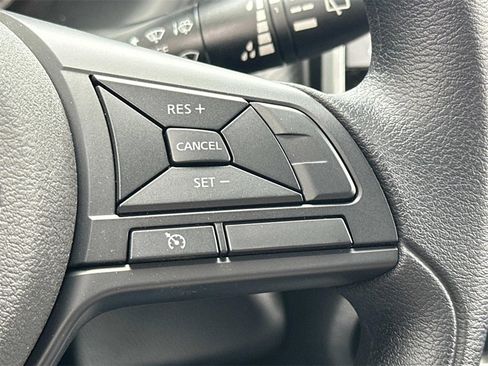 New 2025 Nissan Kicks Play S image 7