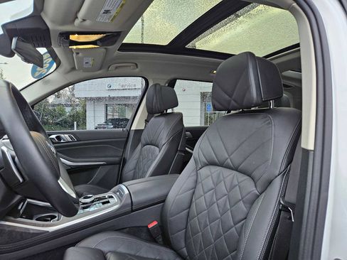 Used 2024 BMW X7 xDrive40i w/ Executive Package image 25