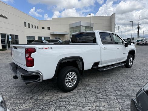 Used 2025 Chevrolet Silverado 2500 LT w/ Convenience Package AWD/4WD image 7
