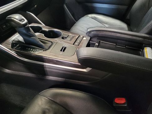 Used 2020 Toyota Highlander Limited image 26