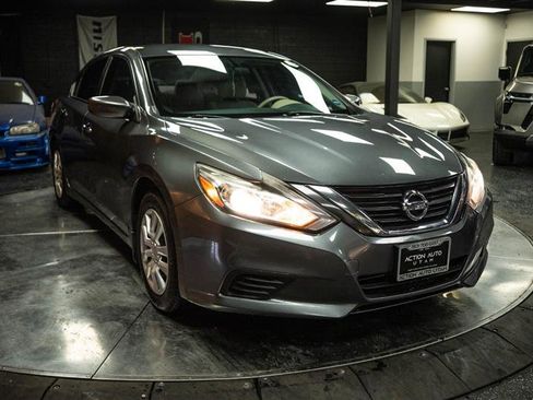 Used 2017 Nissan Altima 2.5 S w/ Power Driver Seat Package FWD image 5
