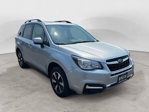 Used 2017 Subaru Forester 2.5i Premium w/ All-Weather Package AWD/4WD image 7