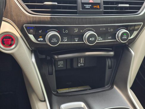 Used 2020 Honda Accord Touring image 19