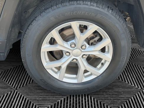 Certified 2023 Jeep Grand Cherokee Limited AWD/4WD image 10