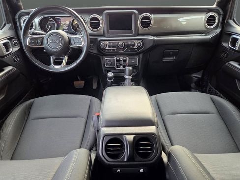 Used 2019 Jeep Wrangler Unlimited Sahara AWD/4WD image 17