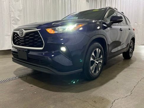 Certified 2020 Toyota Highlander XLE image 28