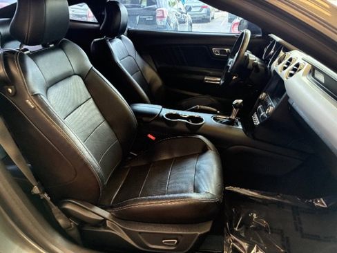 Used 2016 Ford Mustang Premium RWD image 32