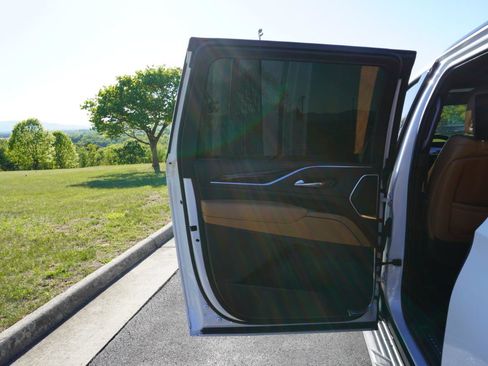 Used 2021 Cadillac Escalade ESV Sport w/ Driver Assist Tech Package image 20