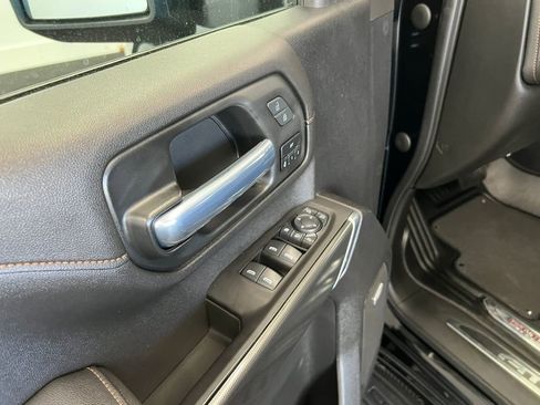 Used 2021 GMC Sierra 2500 AT4 w/ AT4 Premium Plus Package AWD/4WD image 11