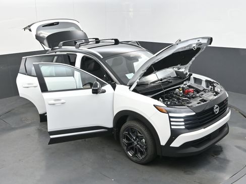 New 2026 Nissan Kicks SR image 38