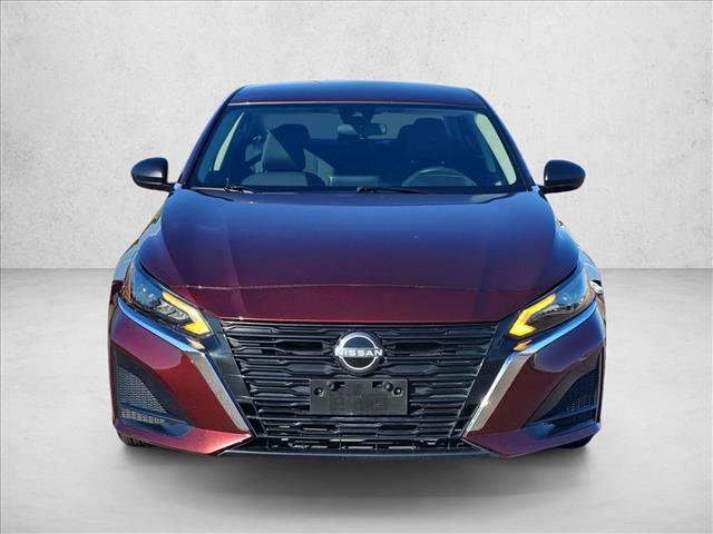 Used 2025 Nissan Altima 2.5 SV FWD image 2
