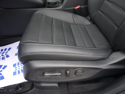 Used 2025 Honda CR-V EX-L image 9