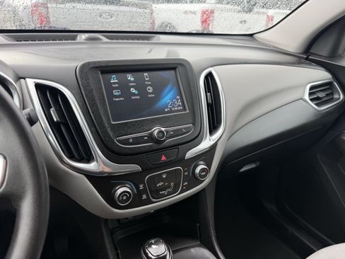 Used 2018 Chevrolet Equinox LT AWD/4WD image 19
