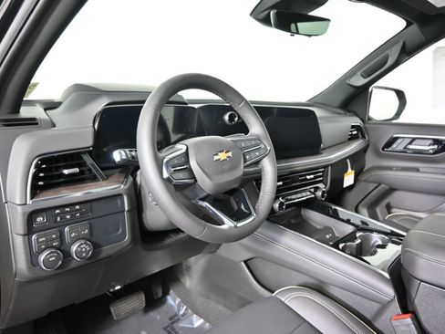 New 2026 Chevrolet Suburban Premier image 24