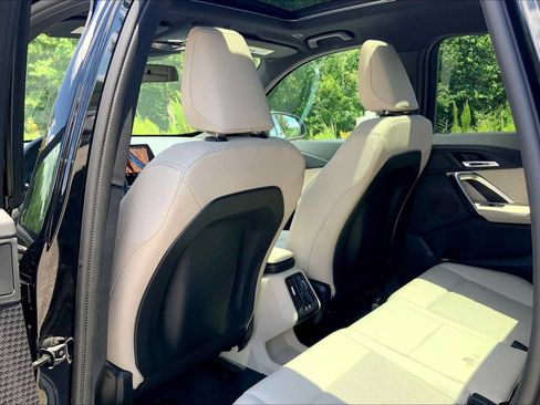 Used 2025 BMW X1 xDrive28i w/ Convenience Package AWD/4WD image 22