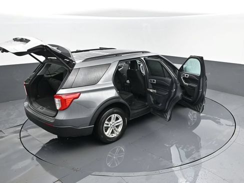 Used 2023 Ford Explorer XLT AWD/4WD image 27