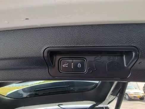 Used 2022 Ford Explorer XLT w/ Equipment Group 202A image 49