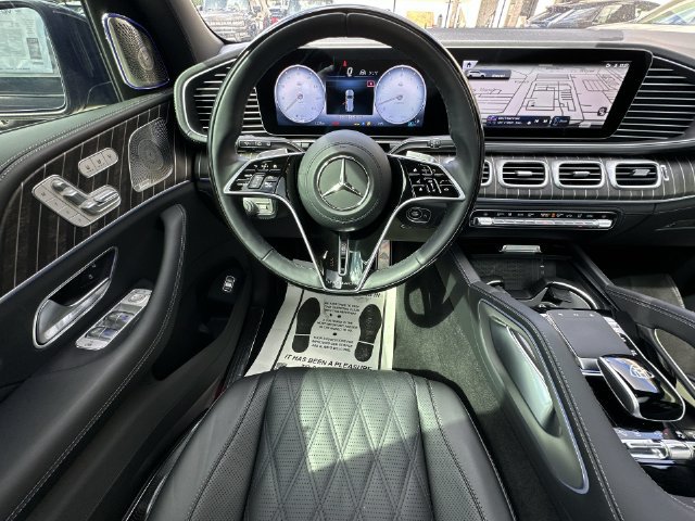 Used 2025 Mercedes-Benz Maybach GLS 600 4MATIC image 22