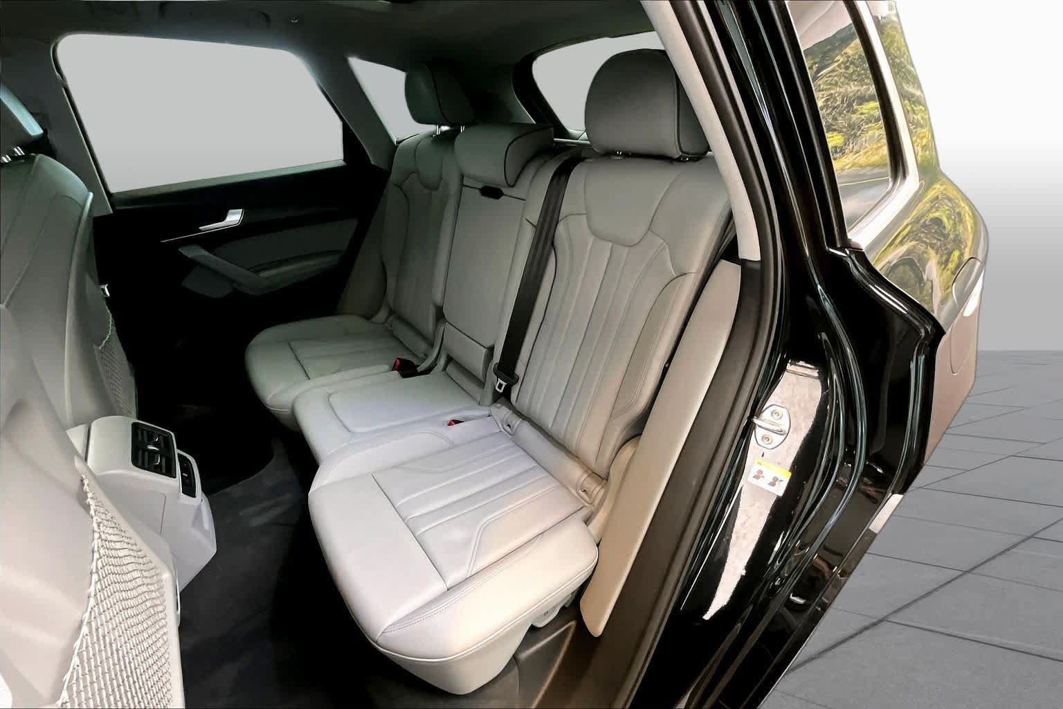 Certified 2025 Audi Q5 e Premium Plus w/ Premium Plus Package AWD/4WD image 21