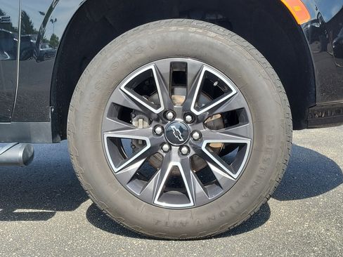 Used 2021 Chevrolet Tahoe Z71 w/ Z71 Off-Road Package AWD/4WD image 5