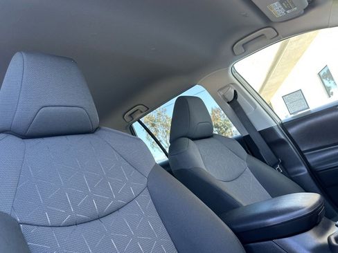 Used 2025 Toyota RAV4 XLE image 16