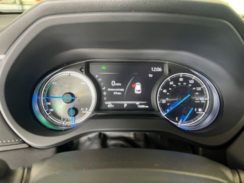 Used 2021 Toyota Venza XLE w/ Softex Package image 14