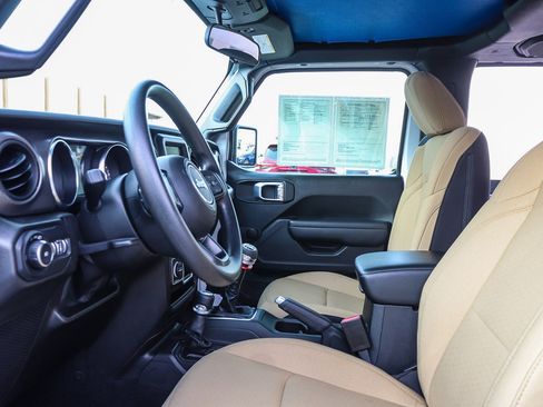 Used 2022 Jeep Wrangler Sport image 19