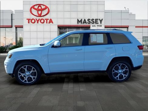 Used 2018 Jeep Grand Cherokee Limited image 6