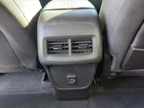 Used 2024 GMC Terrain SLE image 17