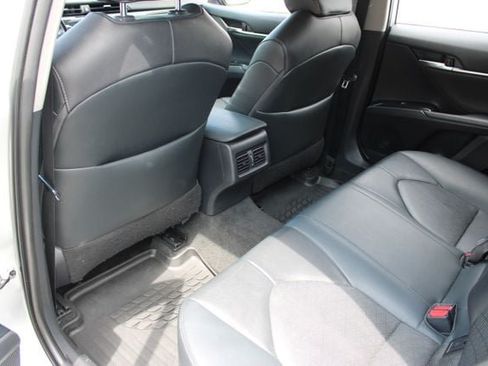 Used 2019 Toyota Camry XSE w/ Navigation Package FWD image 10