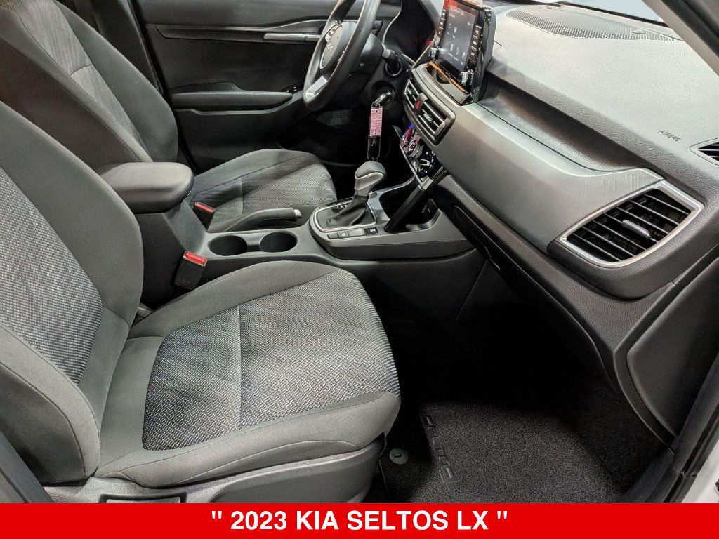 Used 2023 Kia Seltos LX AWD/4WD image 32