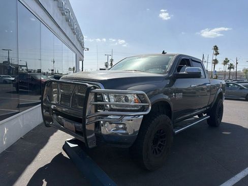 Used 2018 RAM 2500 Laramie AWD/4WD image 2