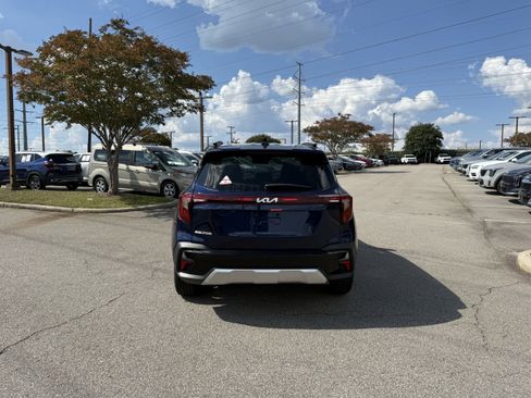 New 2026 Kia Seltos EX image 7