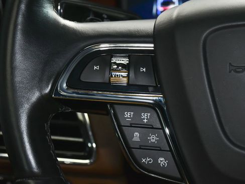 Used 2023 Lincoln Navigator Reserve image 34