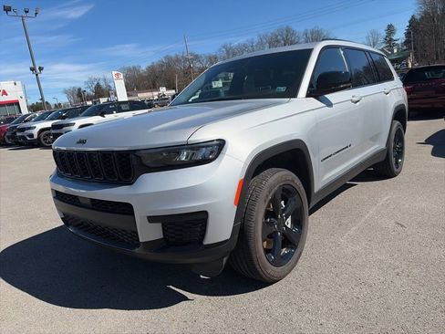 New 2025 Jeep Grand Cherokee L Altitude AWD/4WD image 10