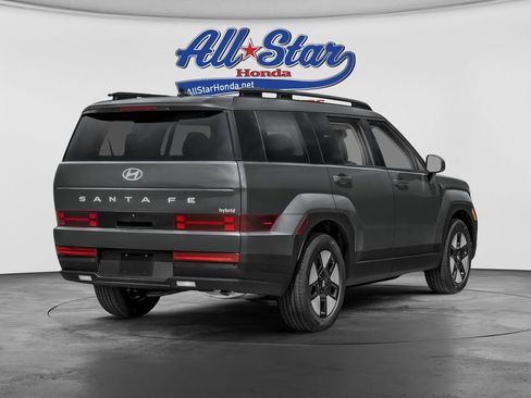 Used 2025 Hyundai Santa Fe SEL FWD image 2