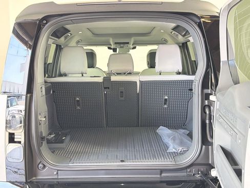New 2026 Land Rover Defender 110 X-Dynamic SE AWD/4WD image 28