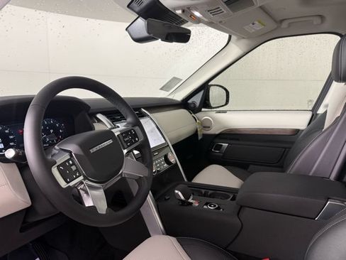 New 2026 Land Rover Discovery S AWD/4WD image 6