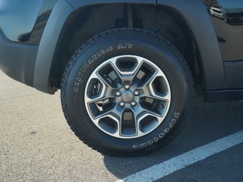 Used 2022 Jeep Cherokee Trailhawk image 44