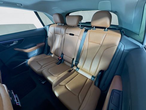 Used 2022 Audi Q8 Premium Plus w/ Premium Plus Package image 25