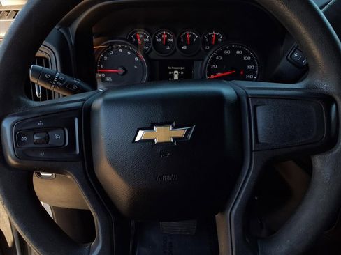 Used 2020 Chevrolet Silverado 1500 Custom w/ Custom Value Package image 10