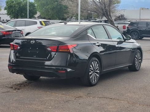 Certified 2025 Nissan Altima 2.5 SV FWD image 3