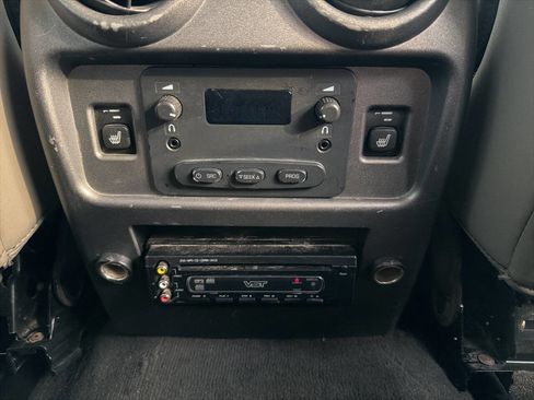 Used 2004 HUMMER H2 w/ Preferred Equipment Group image 17
