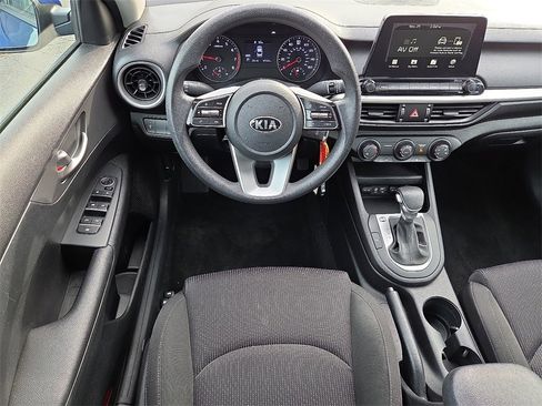 Used 2020 Kia Forte LXS image 12