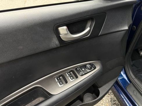 Used 2019 Kia Optima S image 11