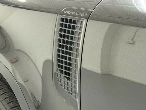 Used 2022 Land Rover Defender 110 S image 17