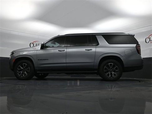Used 2023 Chevrolet Suburban Z71 w/ Luxury Package image 25