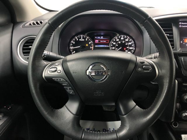 Used 2017 Nissan Pathfinder SV AWD/4WD image 16